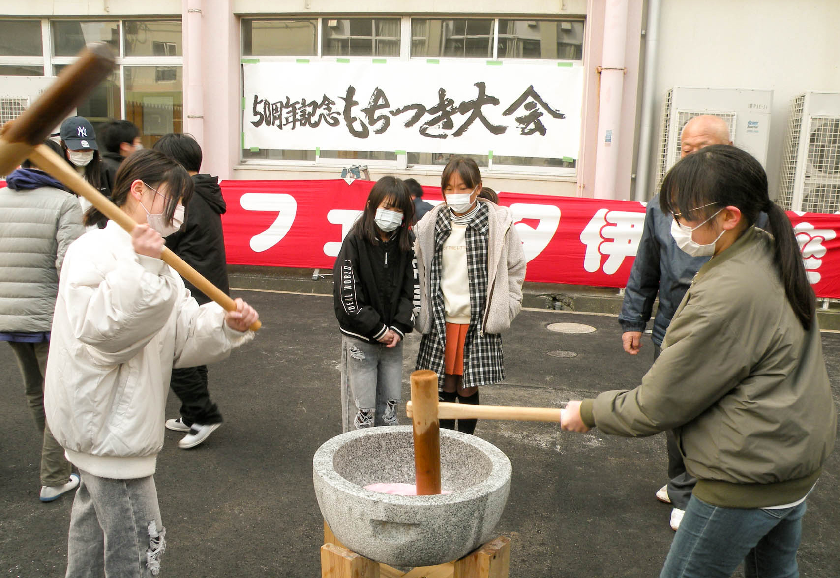 伊左座小もちつき大会