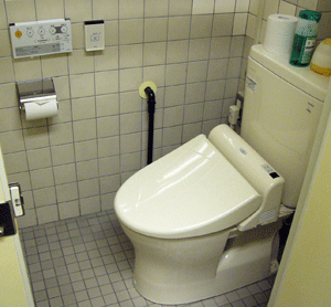 トイレを和式から洋式に改修